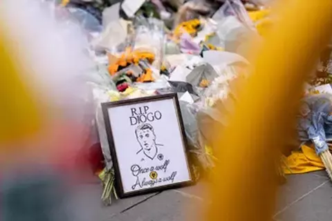  وولفرهامبتون يحيي ذكرى جوتا أمام سيلتا فيجو ومان سيتي